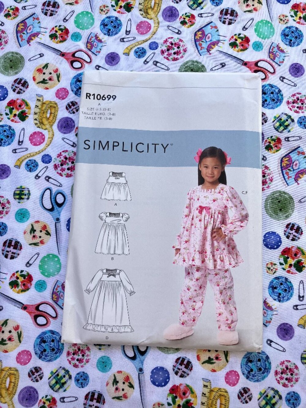 Simplicity R10699 Girls Pajamas Pattern